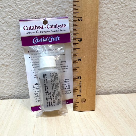 Art Supply. Catalyst; Hardener for Casting Resin. New. NWT. 1 fl oz. - Picture 2 of 4